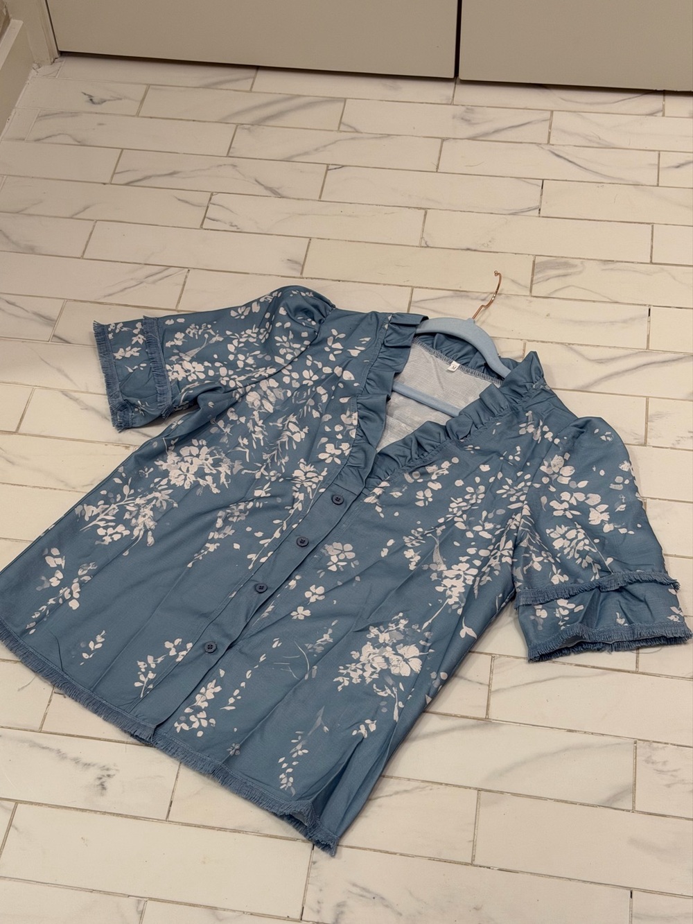 Blue & White Floral Ruffle Button Front Blouse Size M NWOT